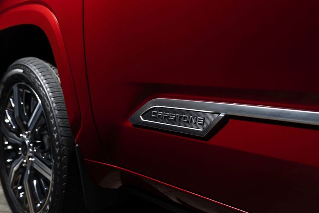 Toyota Sequoia photo 11