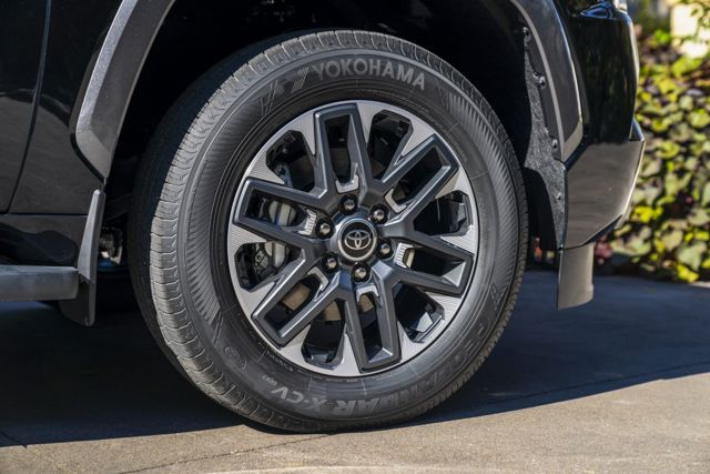Toyota Sequoia photo 17