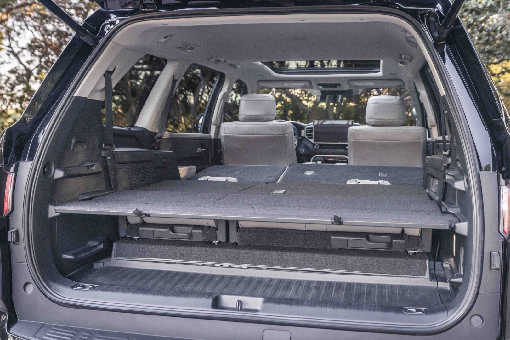 Toyota Sequoia photo 18