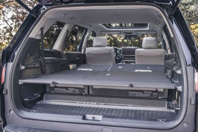 Toyota Sequoia photo 18