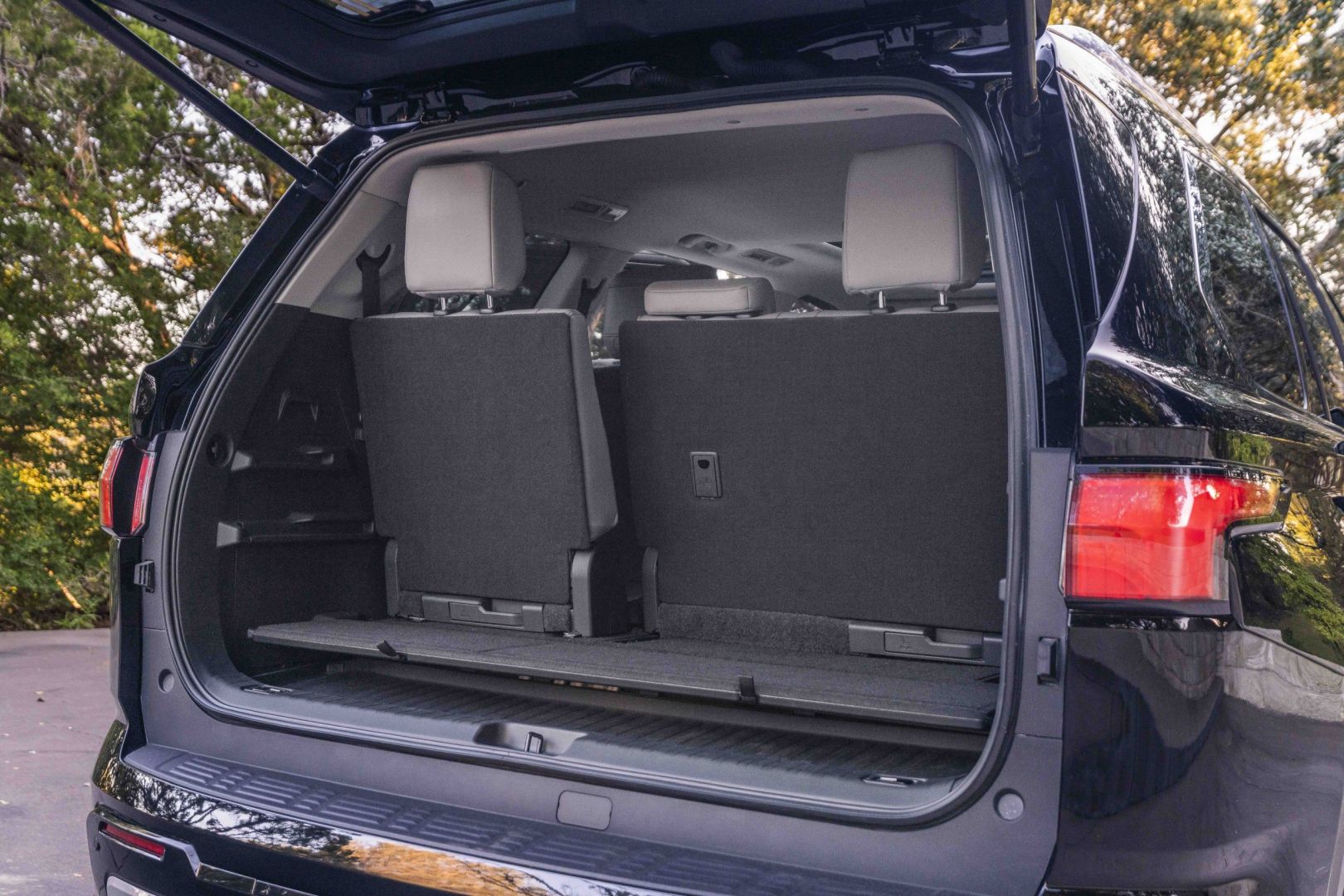 Toyota Sequoia photo 19