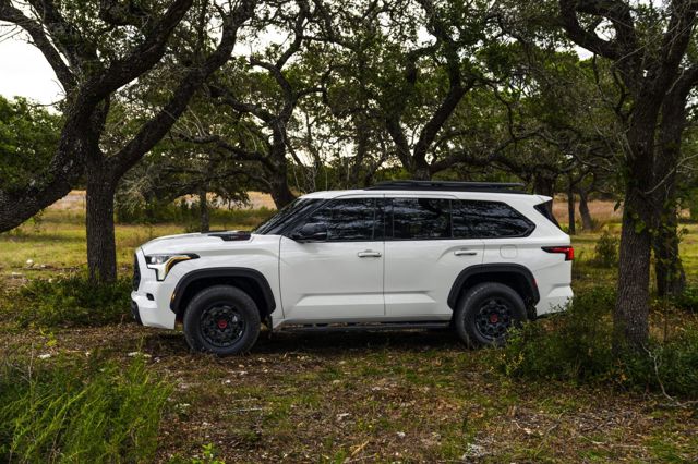 Toyota Sequoia photo 24