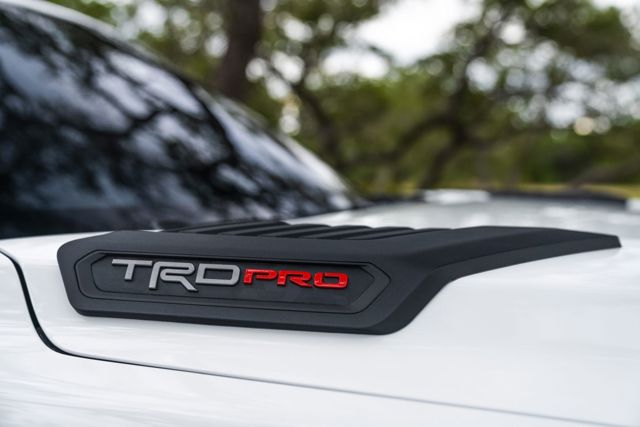Toyota Sequoia photo 29