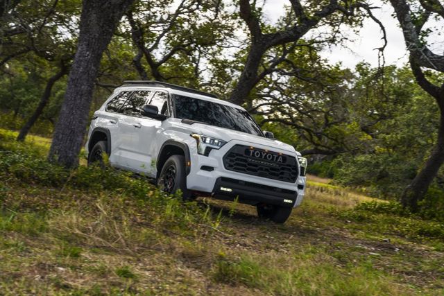 Toyota Sequoia photo 33