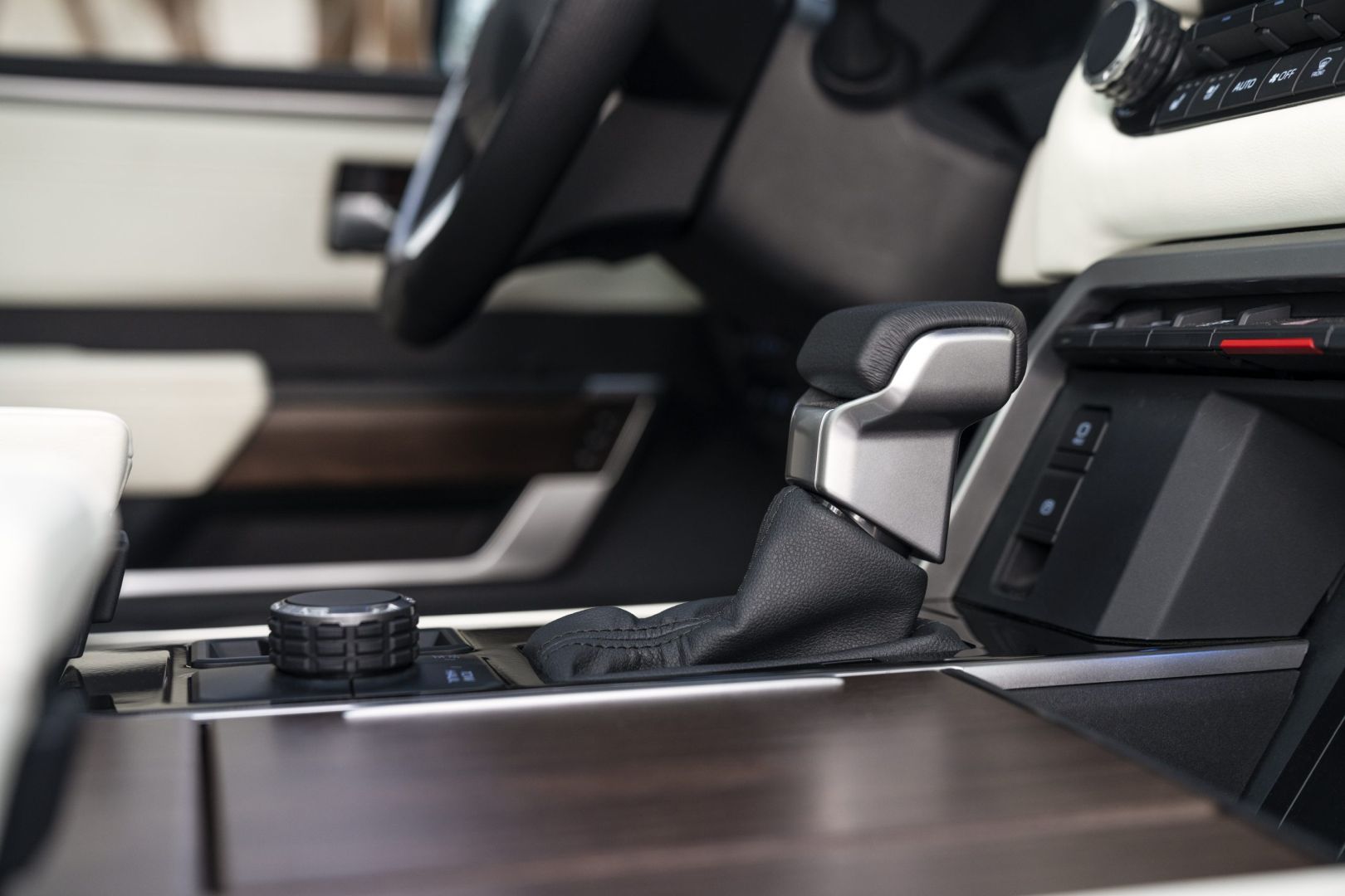 Toyota Sequoia photo 48