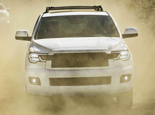 Toyota Sequoia photo 7