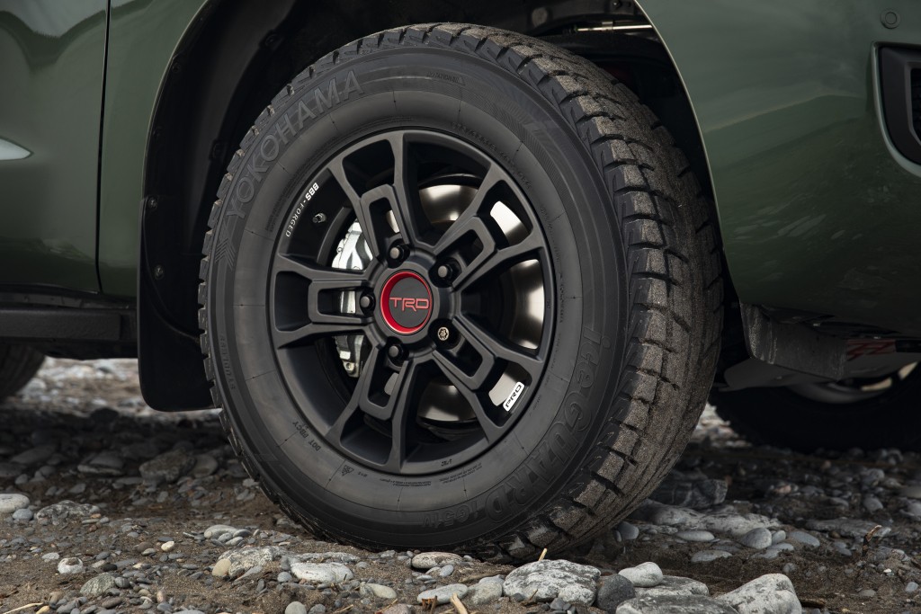 Toyota Sequoia photo 11