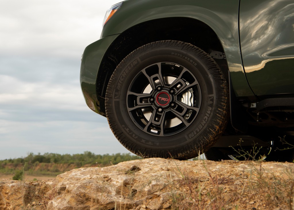 Toyota Sequoia photo 14