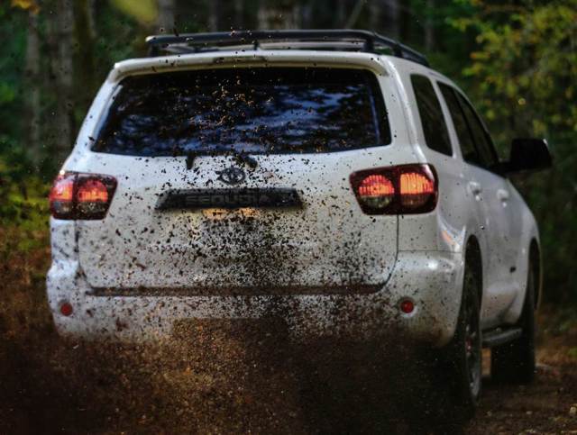 Toyota Sequoia photo 17