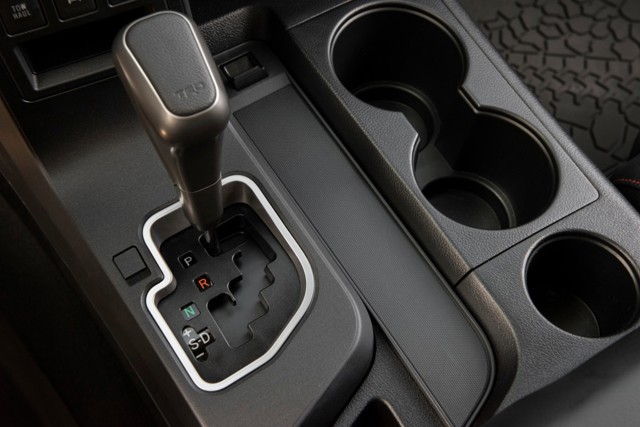 Toyota Sequoia photo 32