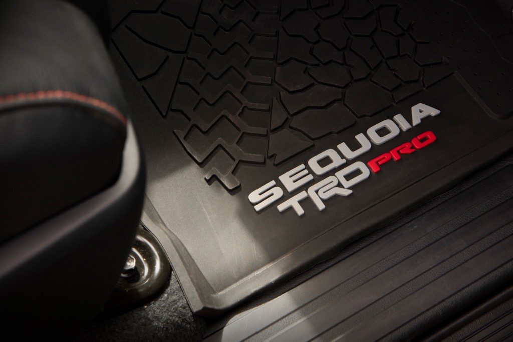 Toyota Sequoia photo 34