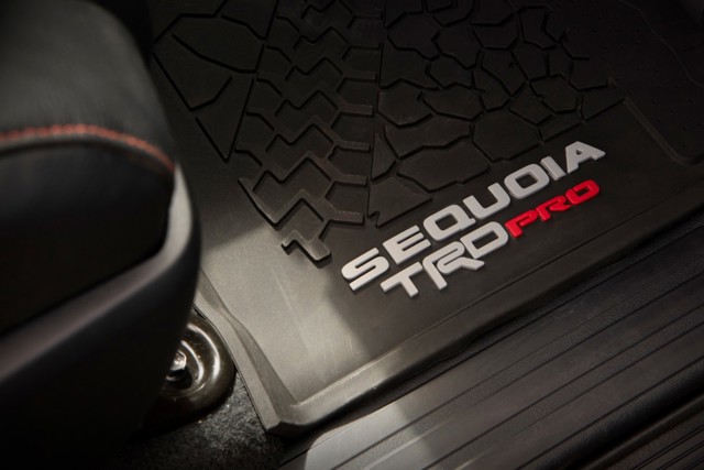 Toyota Sequoia photo 34