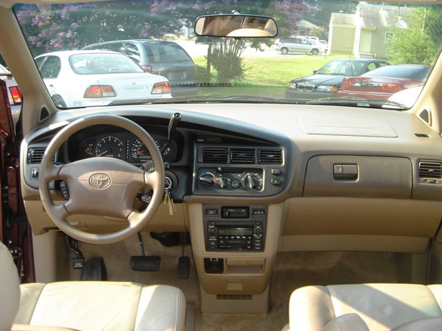 Toyota Sienna photo 13