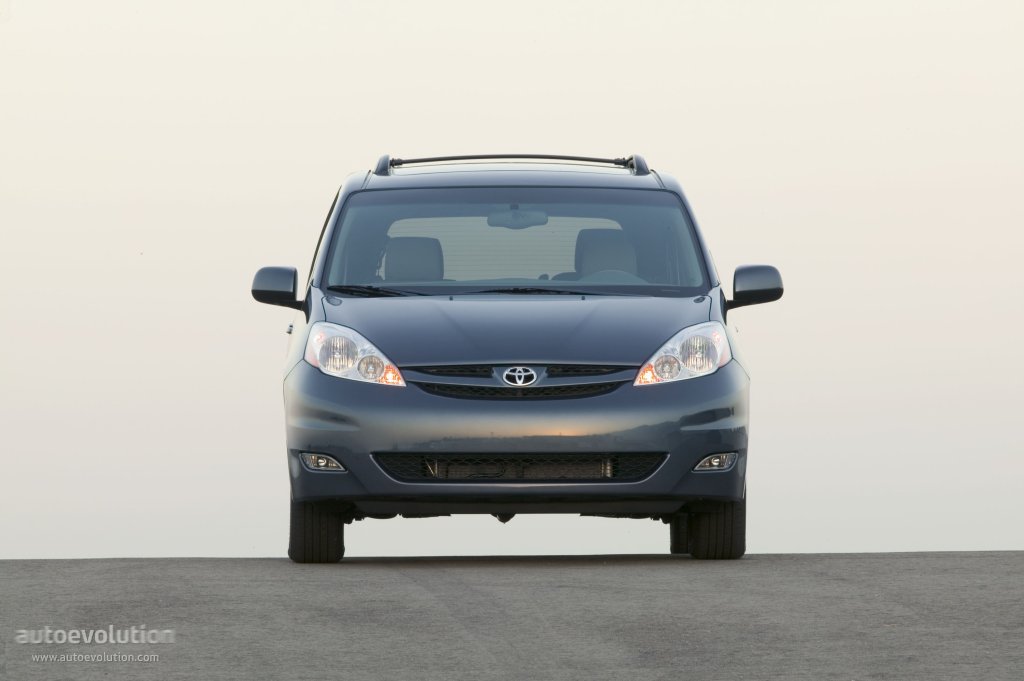 Toyota Sienna photo 4