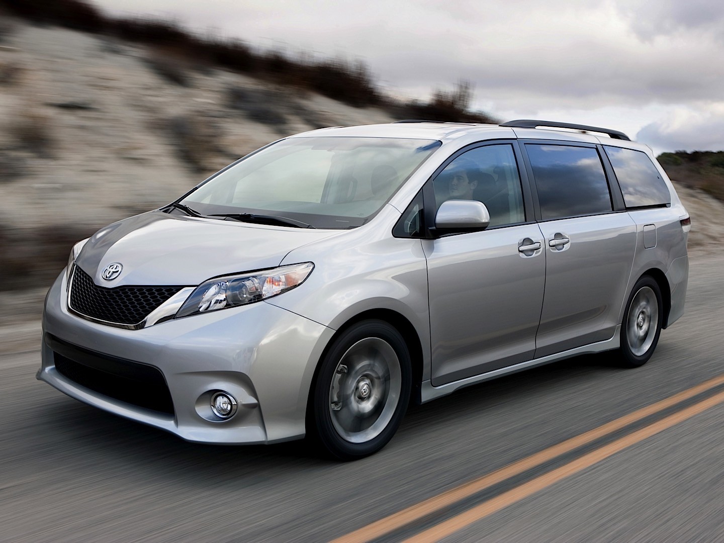 Toyota Sienna photo 16