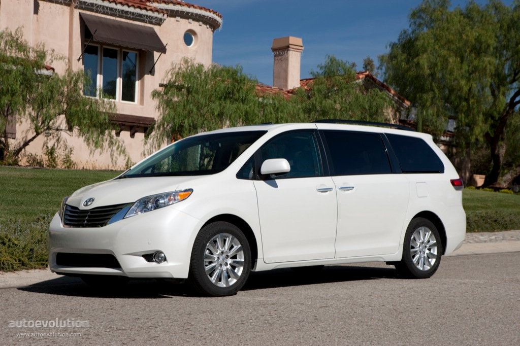 TOYOTA Sienna
