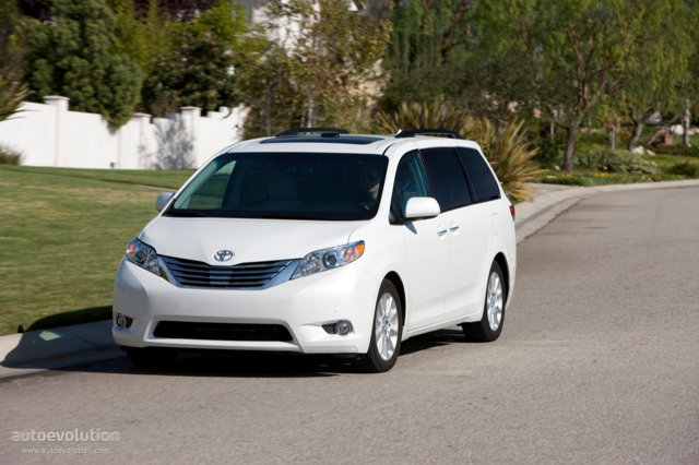 Toyota Sienna Foto 2