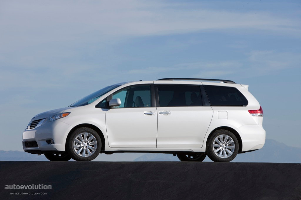 Toyota Sienna photo 3