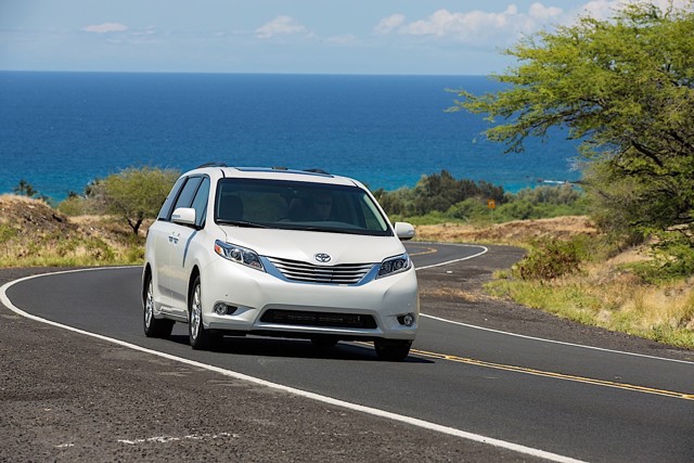 Toyota Sienna photo 3
