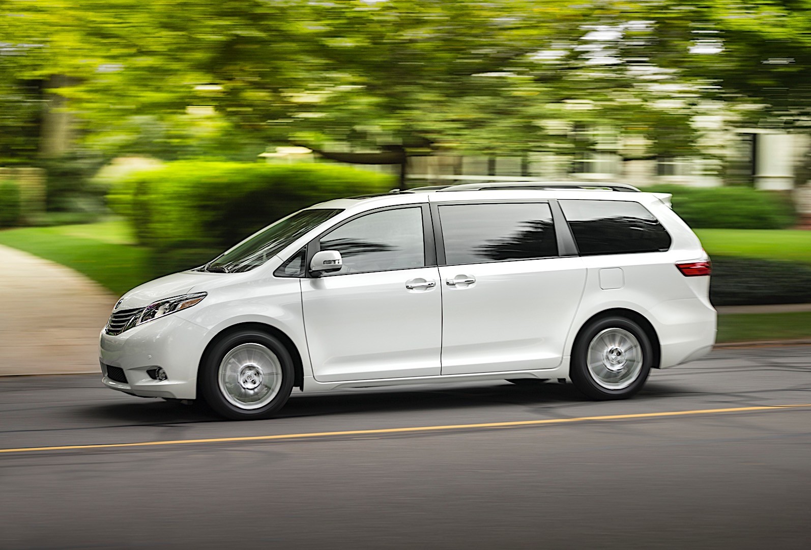 Toyota Sienna photo 5