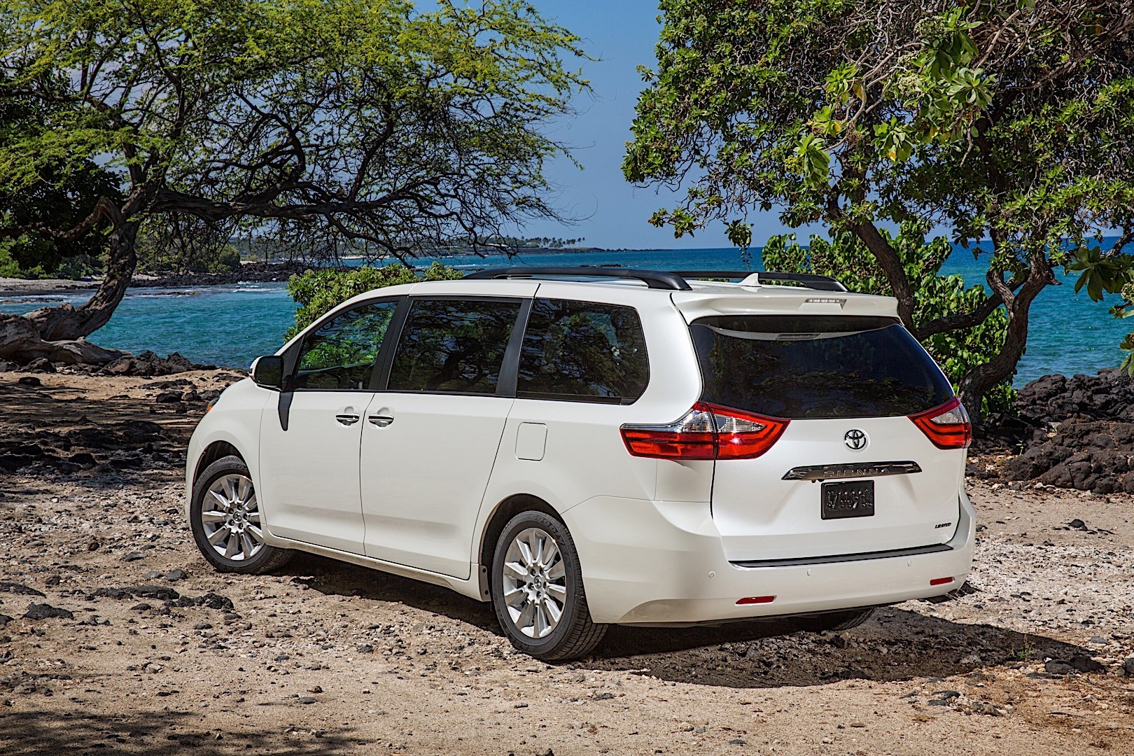 Toyota Sienna photo 7
