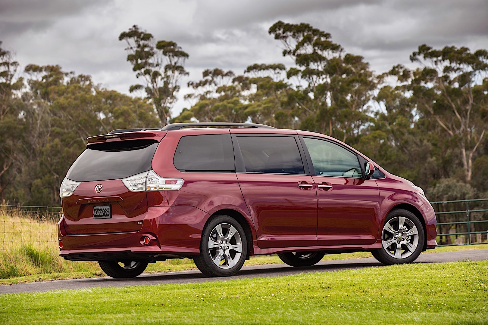 Toyota Sienna photo 13