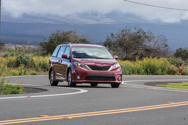 Toyota Sienna photo 16