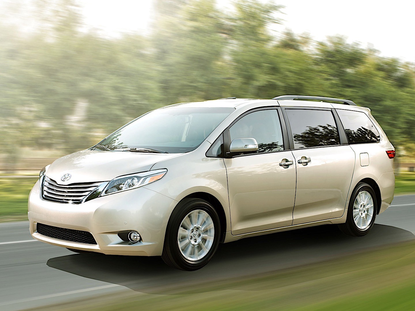 Toyota Sienna photo 17