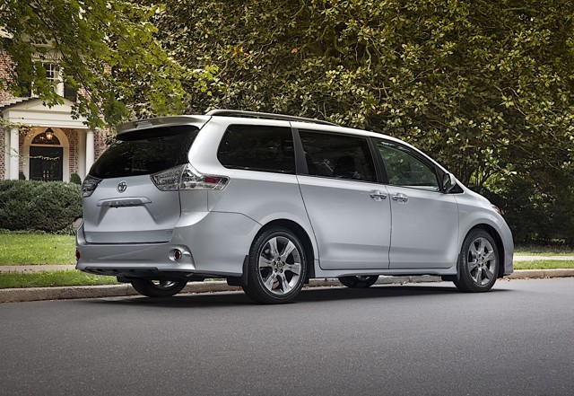 Toyota Sienna photo 18