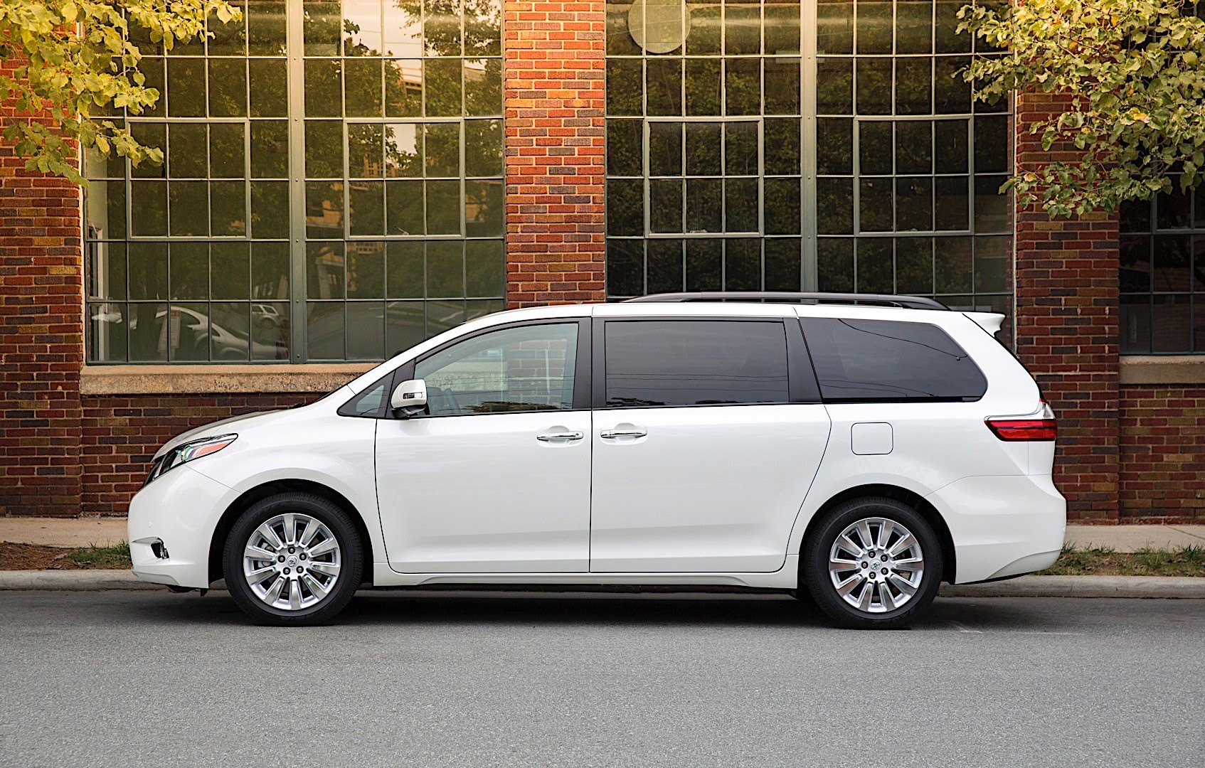 Toyota Sienna photo 32