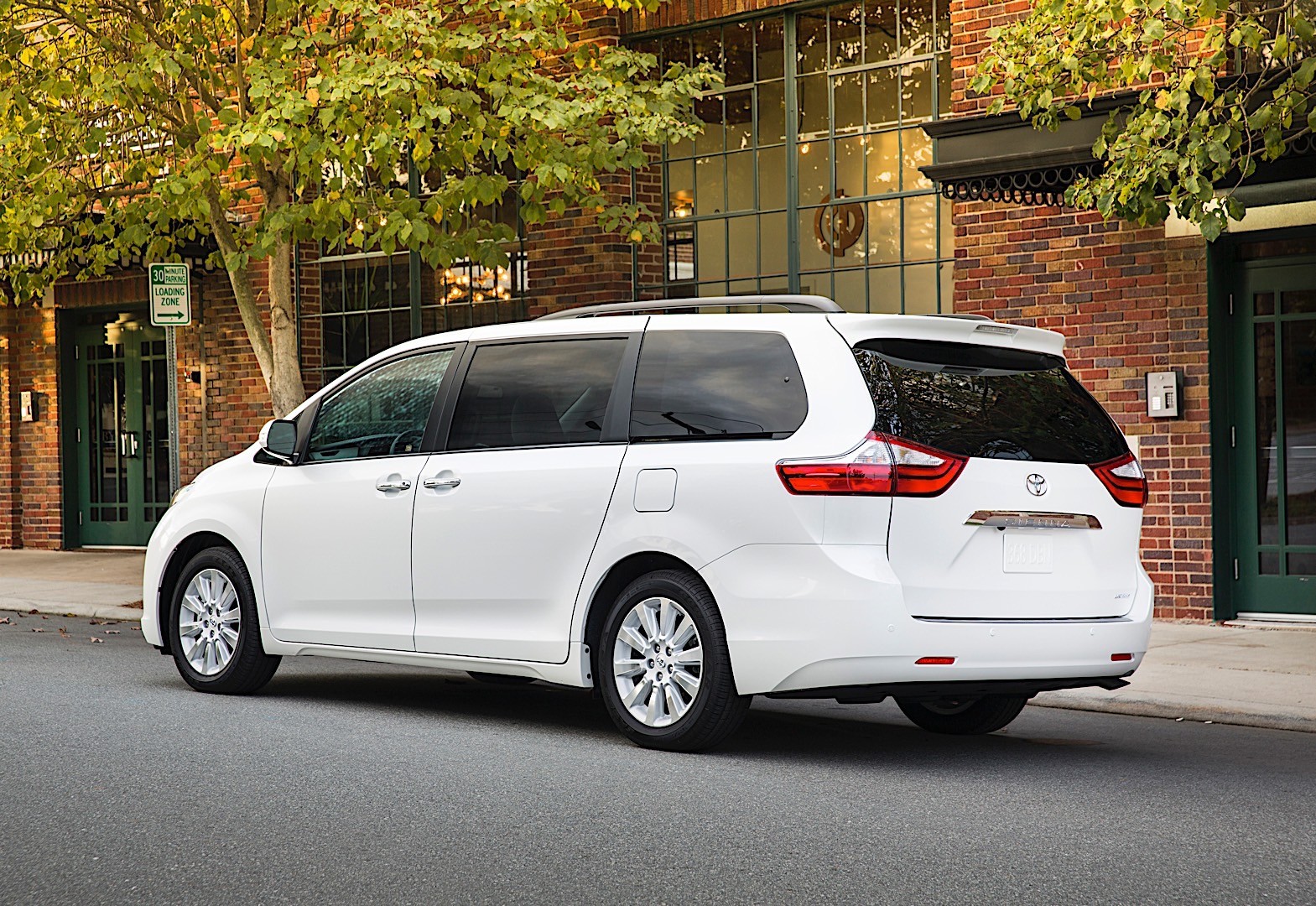 Toyota Sienna photo 40