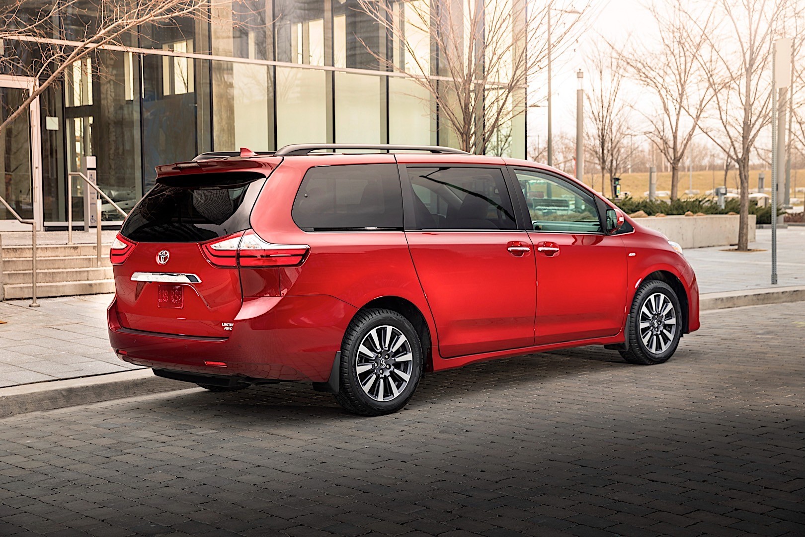 Toyota Sienna photo 16