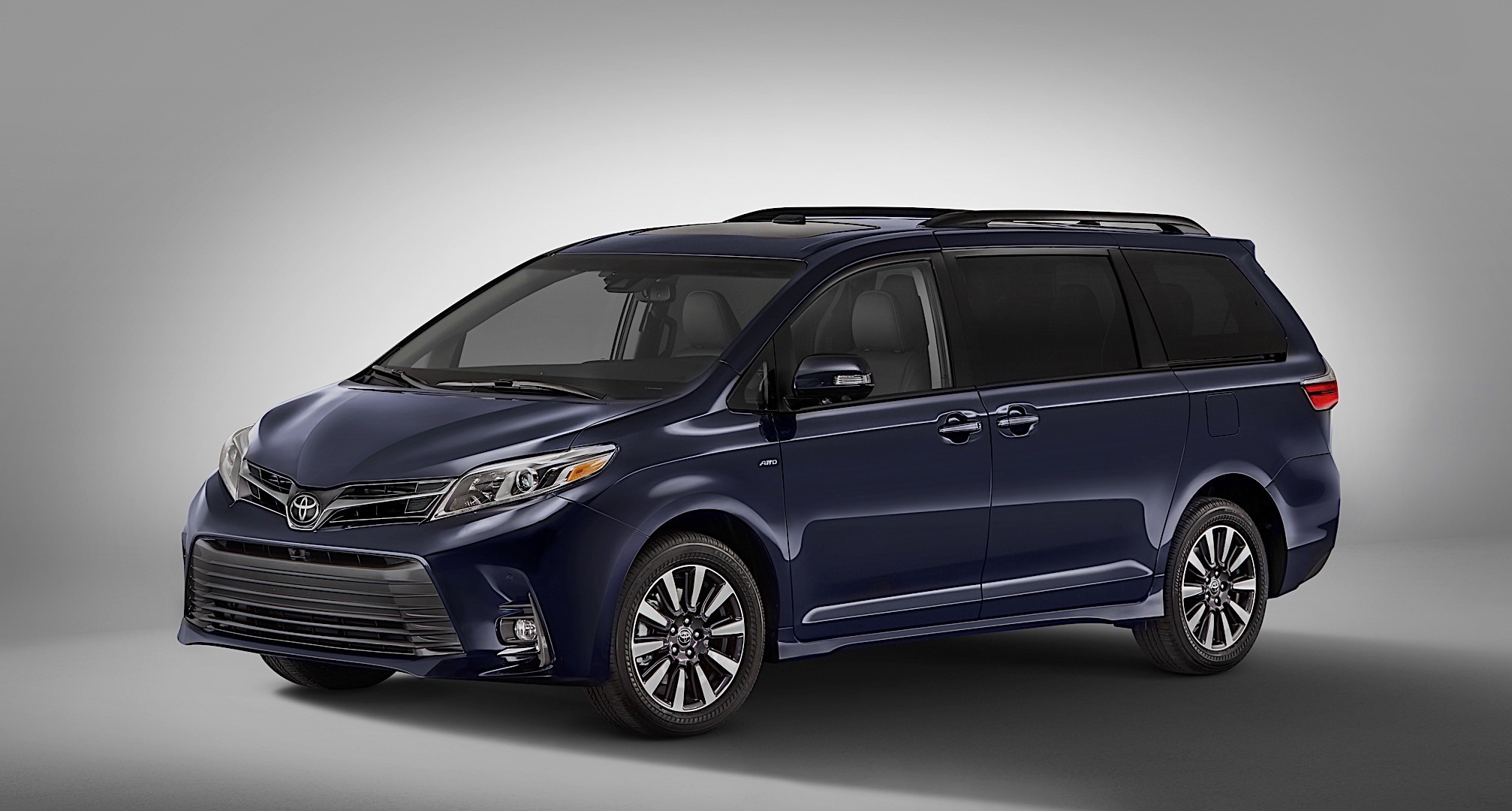 Toyota Sienna photo 5