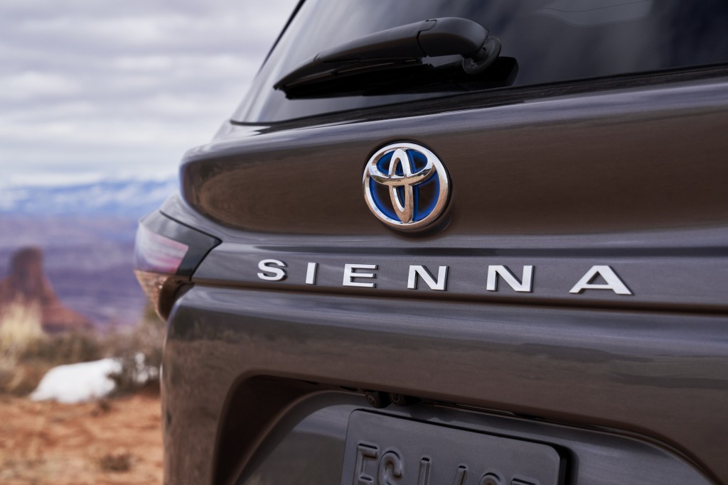 Toyota Sienna photo 11