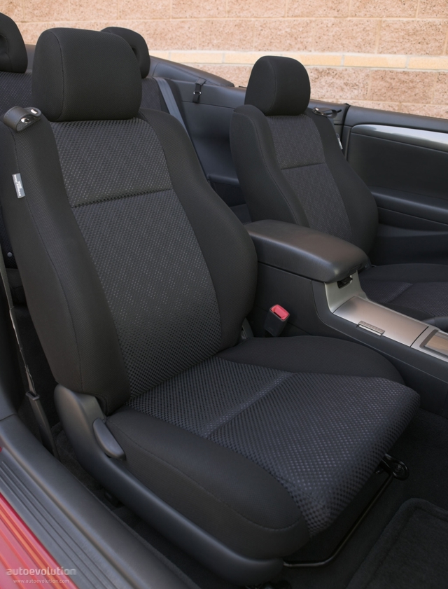 Toyota Solara Convertible foto 10