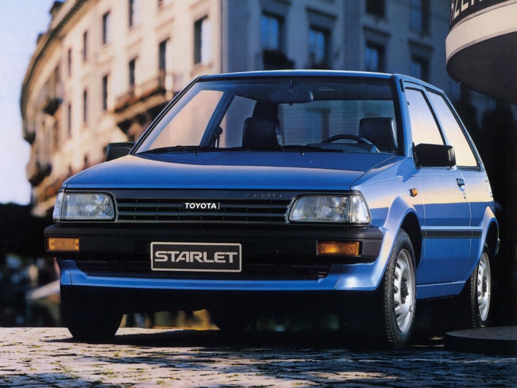 Toyota Starlet 3 Doors photo 2