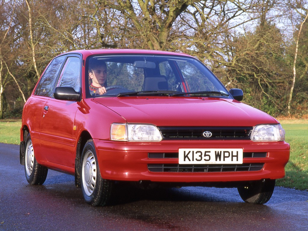 Toyota Starlet 3 Doors photo 2