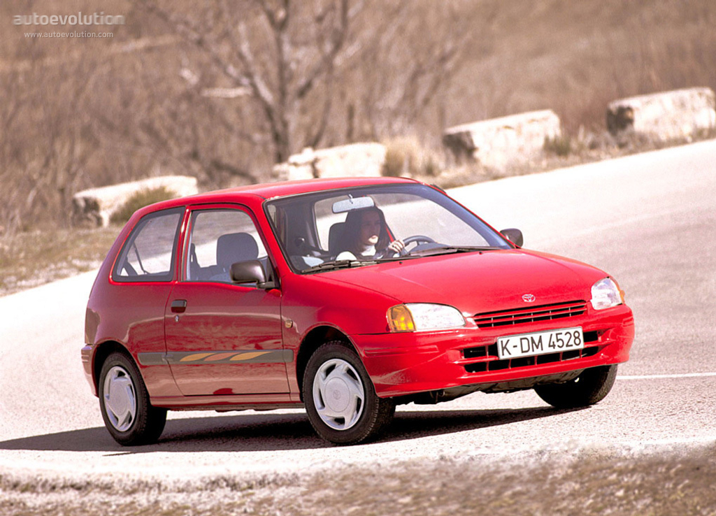 Toyota Starlet 3 Doors photo 2