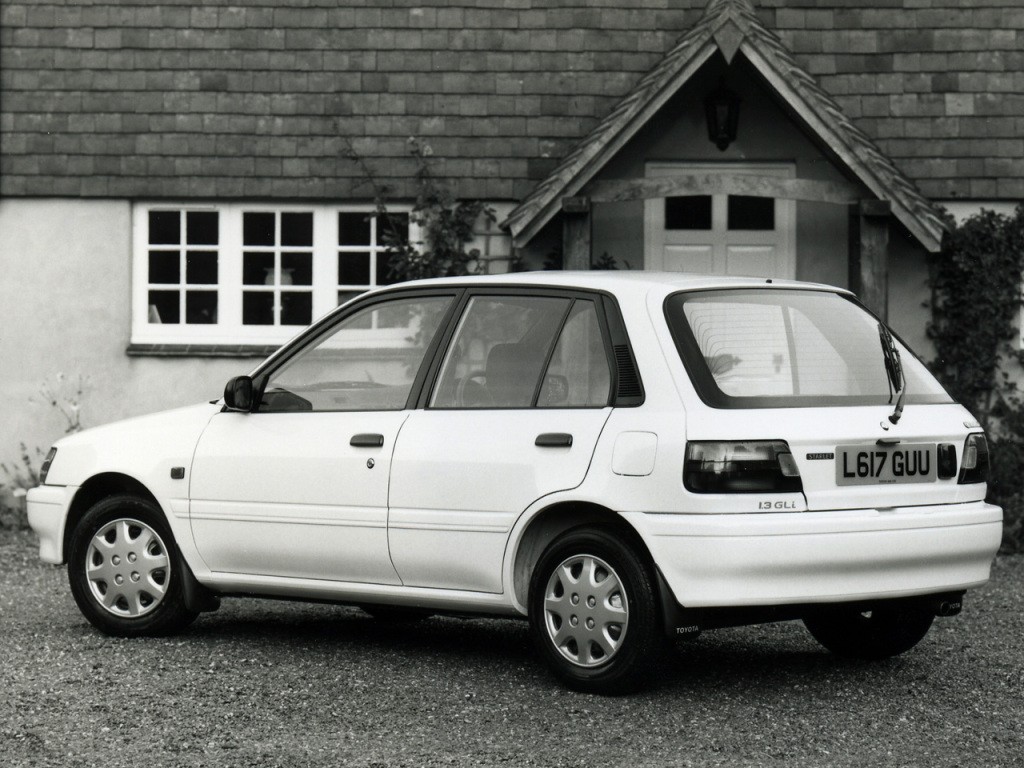 Toyota Starlet 5 Doors photo 3