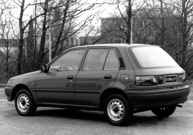 Toyota Starlet 5 Doors photo 4