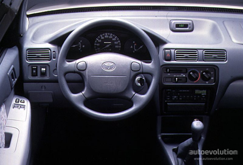Toyota Starlet 5 Doors photo 2