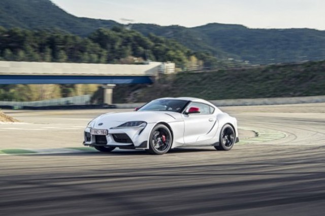 Toyota Supra photo 102