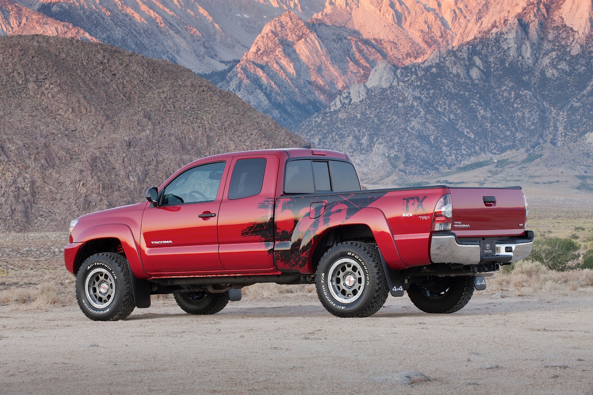 Toyota Tacoma photo 9