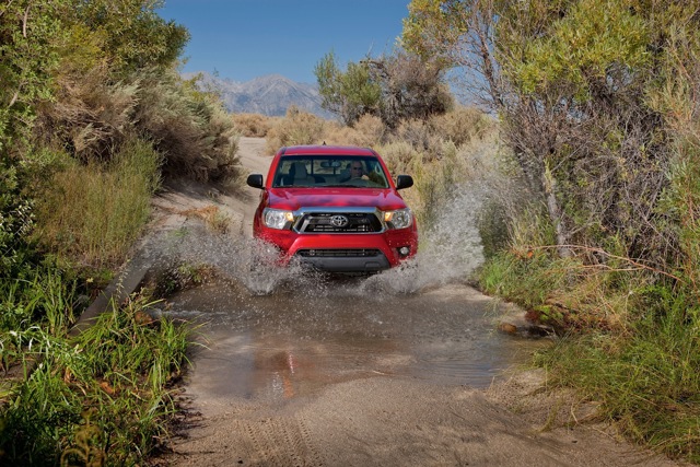 Toyota Tacoma photo 18
