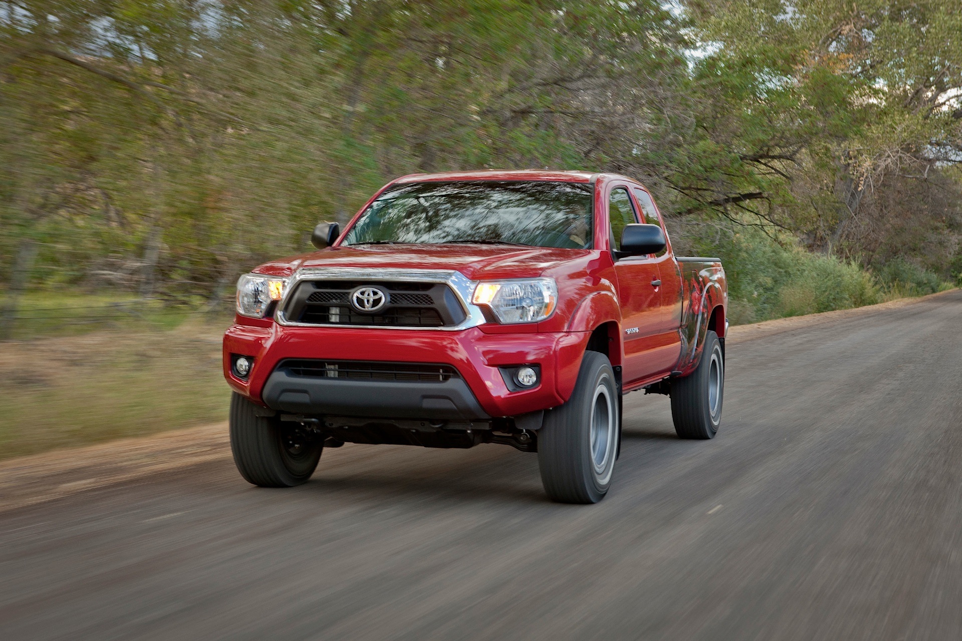Toyota Tacoma photo 24