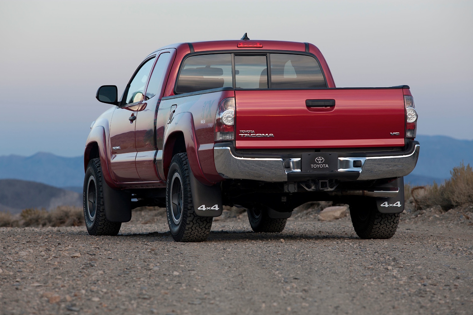 Toyota Tacoma photo 28