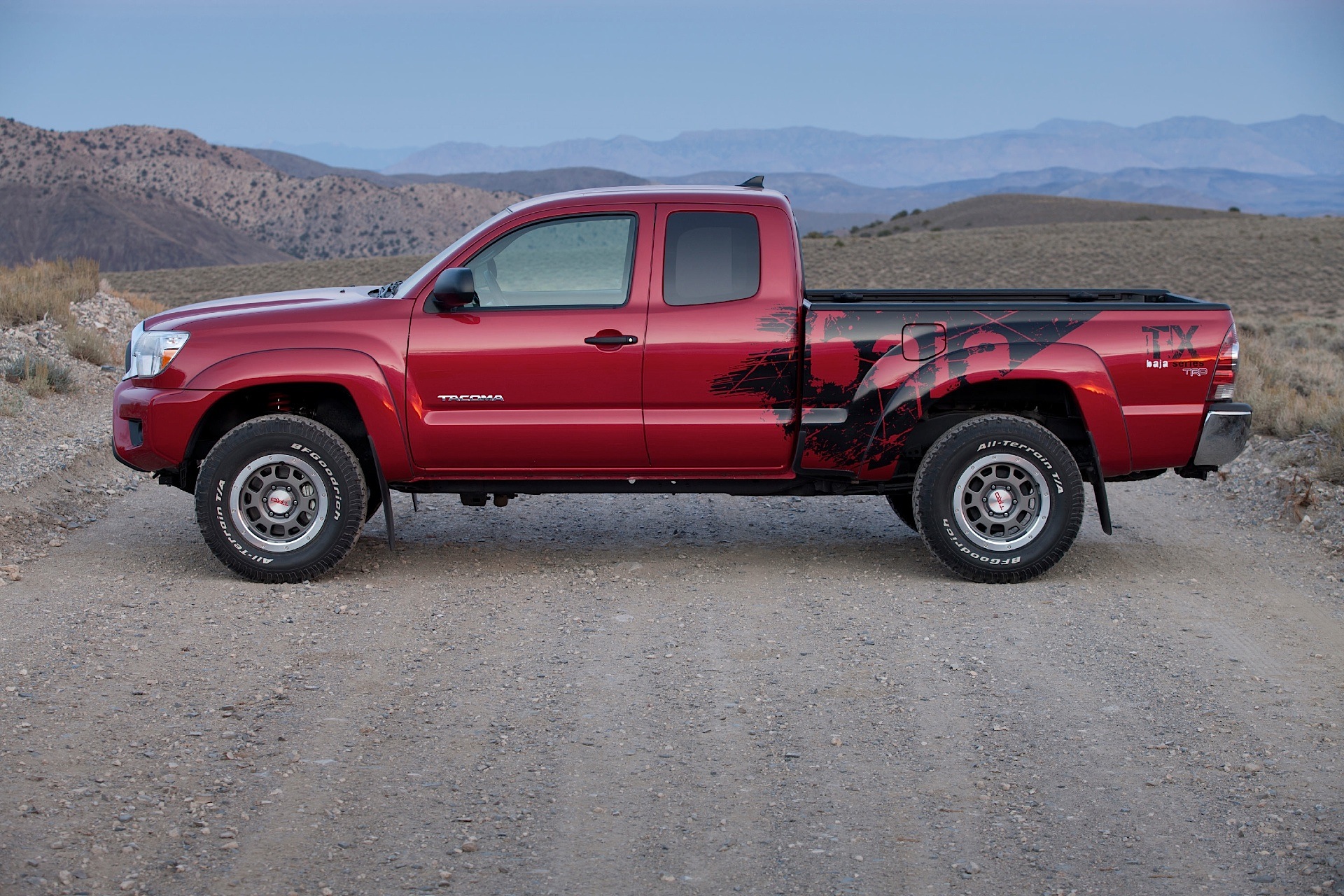 Toyota Tacoma photo 31