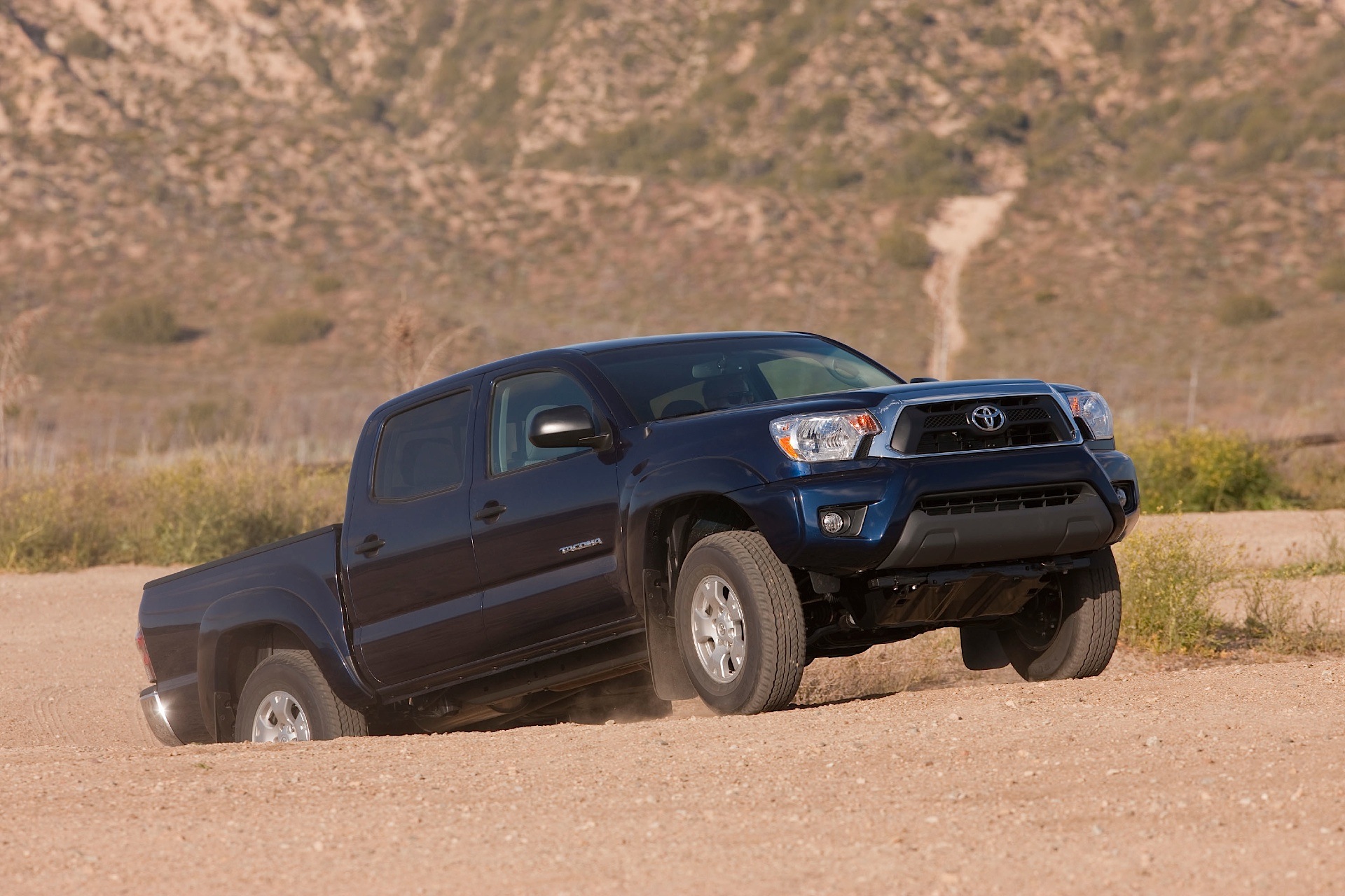 Toyota Tacoma photo 38