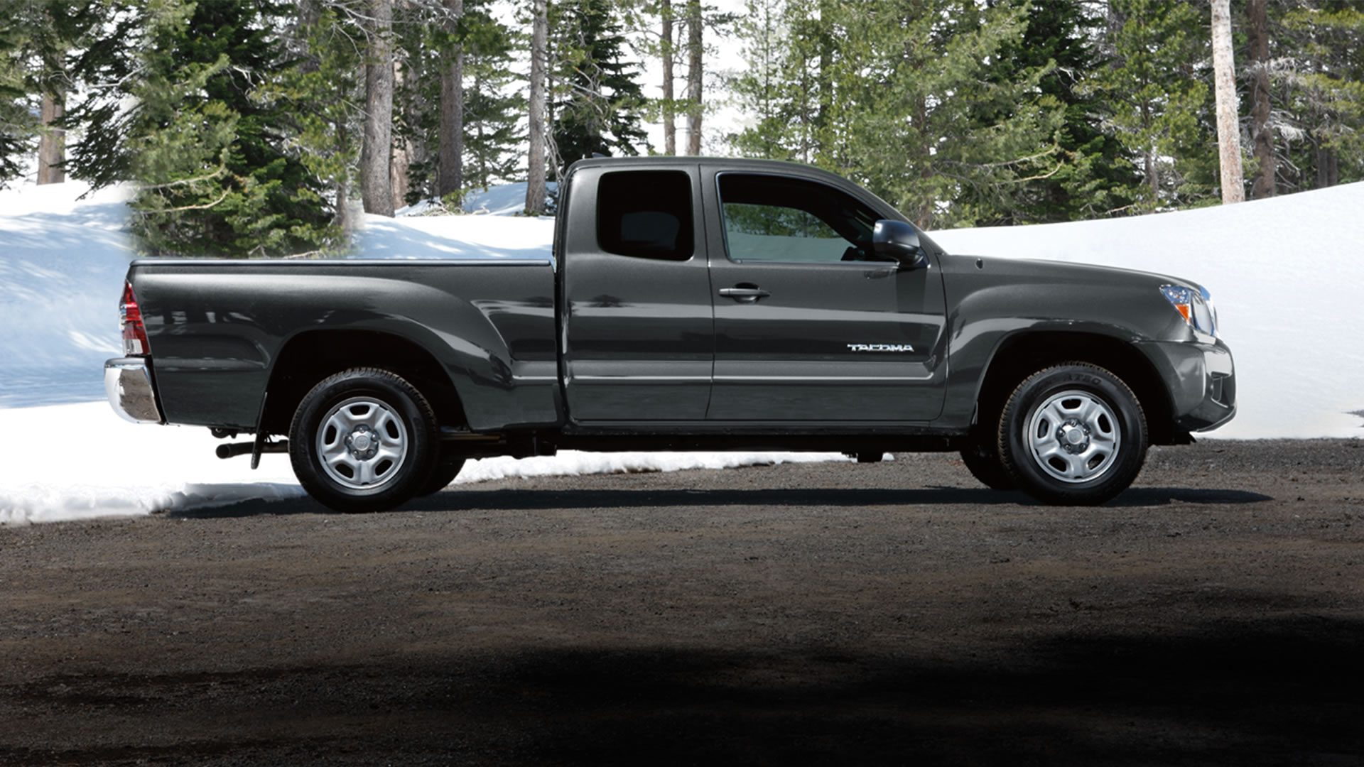 Toyota Tacoma photo 2