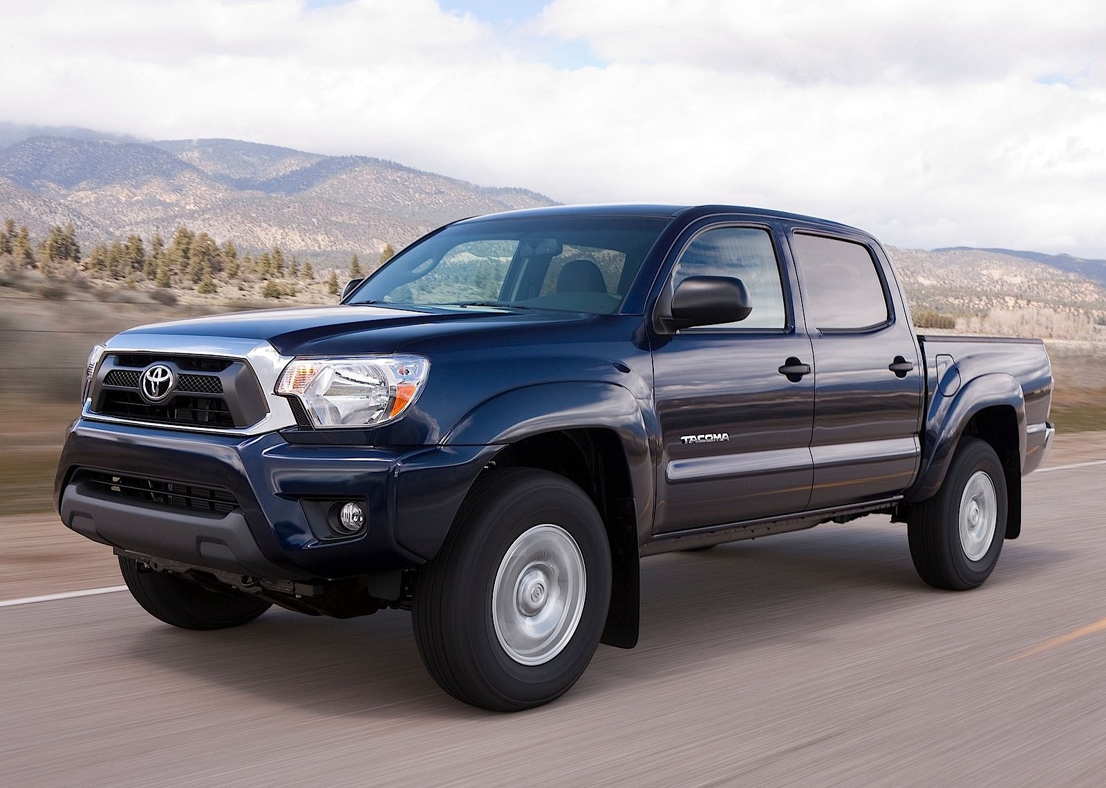Toyota Tacoma photo 3